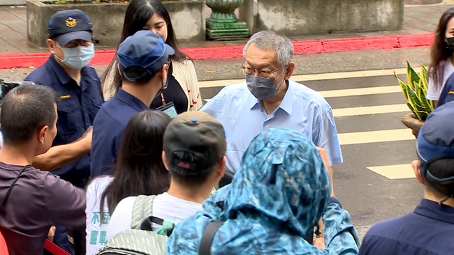 遭陳佩琪爆「疑似感染HPV」　柯文哲今抱病出庭未回應 | 華視新聞