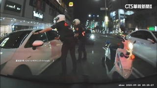 高雄新崛江傳槍響！　通緝犯開車拒檢　警連開9槍