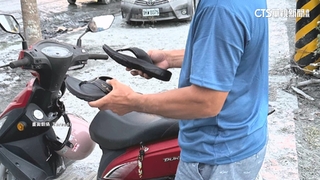 「穿拖鞋」跑贏洪水　蘇先生：想做紀念品供認購助災民