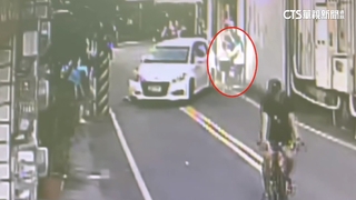 酒駕撞電桿害女兒嘴角濺血　母女躲進彩券行