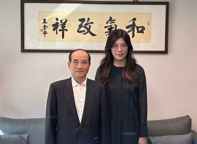 拜訪王金平！　鄭麗文曝「院長手寫3提醒」：不會辜負這份心意 | 華視新聞