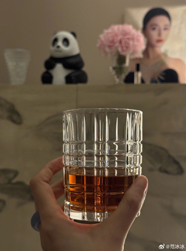 隔9年入圍金馬「最佳女主角」 　范冰冰舉杯感性喊：路遙遠我們一起走 | 華視新聞