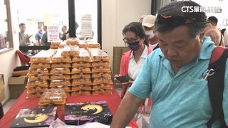 慶中秋！　台南糕餅老店開門前大排長龍　民眾搶買