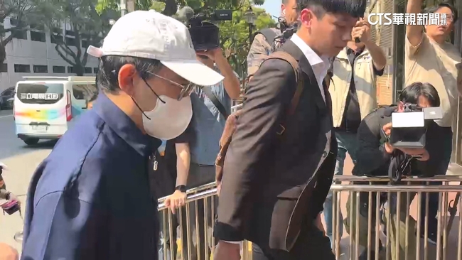 開車擦撞女騎士涉肇逃！　黃子佼發聲明：並非知情而肇事逃逸 | 華視新聞