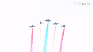 勇鷹機隊國慶初登板！　大雁隊形+衝場噴彩煙考驗技術