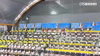 高雄左營萬年季登場　套圈圈業者祭台積電100股大獎