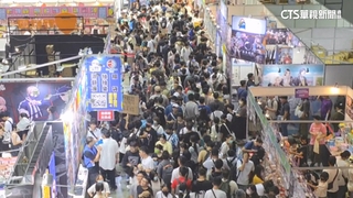 高雄國際動漫節登場　逢國慶連假排隊人潮爆滿