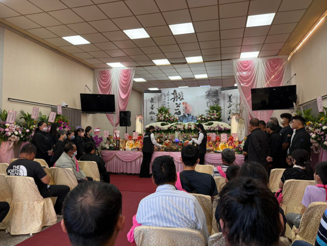 花蓮光復鄉百歲翁罹難　家人靈堂泣不成聲　大女兒自責：想回去救爸爸已來不及 | 華視新聞