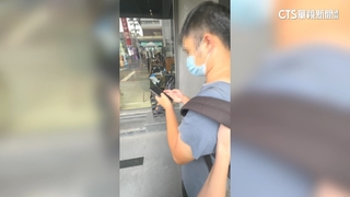 俄羅斯女控「遭男偷拍」！　雙方爆拉扯.男不願回應