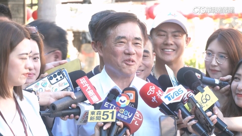 幸運物？　鄭麗文穿國旗裝.羅智強帶黨證.郝龍斌：我是幸運大物