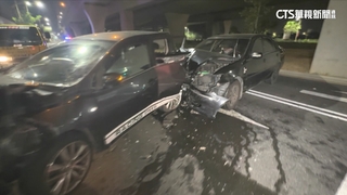 女駕駛撞3車陷昏迷　口鼻受傷無法吹氣將抽血檢測