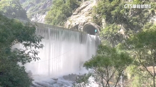 燕子口堰塞湖淹靳珩隧道幾滅頂　溢出橋成巨瀑