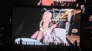 遭盜攤位照稱「Rosé買我家鹹酥雞」、被刷一星評價　闆娘無奈：已報警