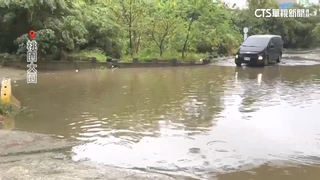 暴雨襲桃園！車卡水坑受困　通勤族哀上班來不及
