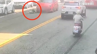 男童闖車陣違規過馬路　遭轎車撞飛幸無大礙