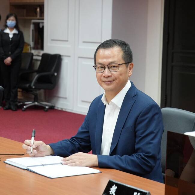 曝「國民黨每年3億支出是沉重負擔」 　羅智強捐50萬：響應鄭麗文小額募款 | 華視新聞