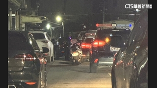 竊盜犯見警「加速蛇行逃」　民宅前遭圍捕搜出毒品