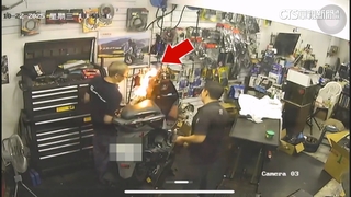 機車「塑料噴火還原」險火災　師傅：噴火槍故障