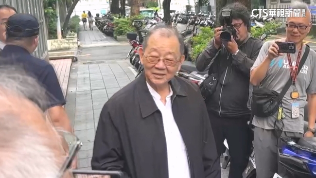 【台語新聞】柯文哲涉挪用政治獻金案　邱復生今出庭作證 | 華視新聞