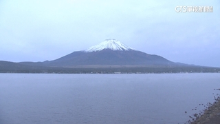 比去年早15天！　富士山迎「初冠雪」　美景宣告冬天到了
