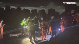 消波塊下驚見腐屍！　海釣客嚇壞急報案求助