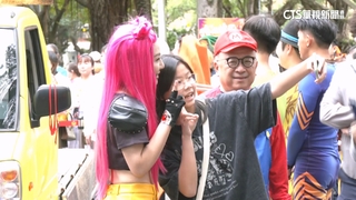 綠黨內初選前搶曝光！　吳沛憶萬聖節扮裝「3小雞」緊跟