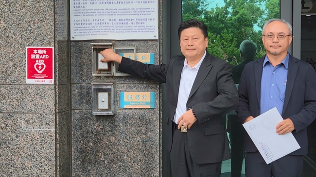 遭議長踹桌　傅崐萁今提告6罪　張峻：一定會蒐集證據反告 | 華視新聞