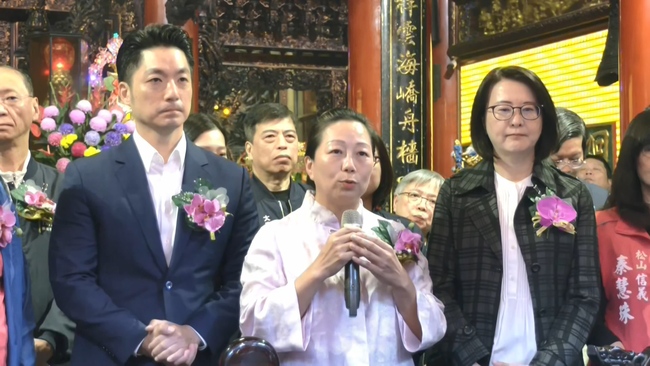 徐榛蔚今現身松山慈祐宮　感謝媽祖護佑「不畏外界批評、抹黑」 | 華視新聞