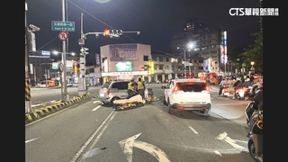 酒駕逆行！台中五權路兩車對撞波及騎士　釀4傷