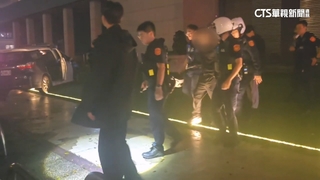 拒檢撞警車！失控衝文化中心廣場　車內搜出喪屍毒