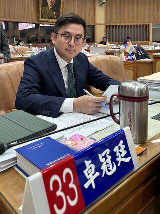 挺林岱樺參選高雄市長　卓冠廷「深感悔意」：收回我的表態