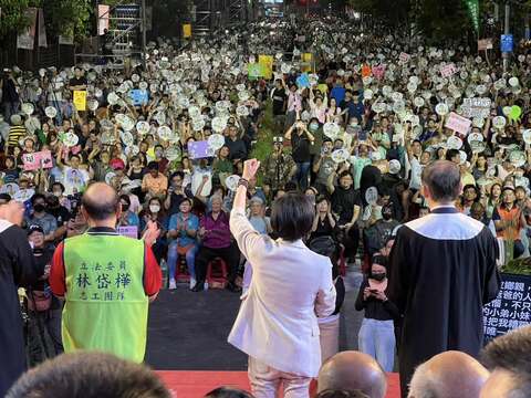 遭四叉貓指民眾黨支持者、國民黨聲援造勢　林岱樺：造勢活動不必檢查黨證