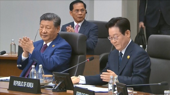 習近平喝了「皺眉又眨眼」　APEC晚宴「柚子馬格利酒」引熱議 | 華視新聞