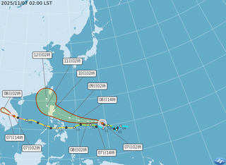 「鳳凰」還在增強！巔峰可達強颱　路徑估北轉撲台「影響日期曝光」