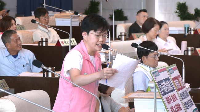 防疫頻出包！中市府3人遭拔官去向曝 　議員轟：不是懲處是嘉獎 | 華視新聞