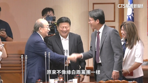 「廢兩年條款」傅崐萁續總召？　柯志恩坦言：沒支持提案