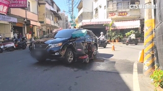 雙載電動代步車與轎車碰撞　99歲老婦頭部重創不治