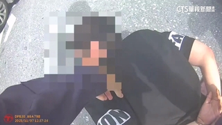 挾「小王」凌虐丟包！警當街追逐5嫌　2小時緝捕搜出毒品