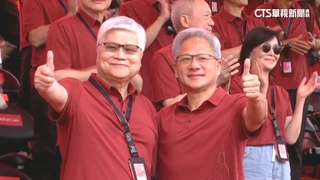 黃仁勳赴台積電運動會　嗨喊「我也是你們的家人」
