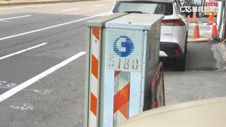 台南中華東路99個電箱擋道　工務局：捷運落墩確定就可遷