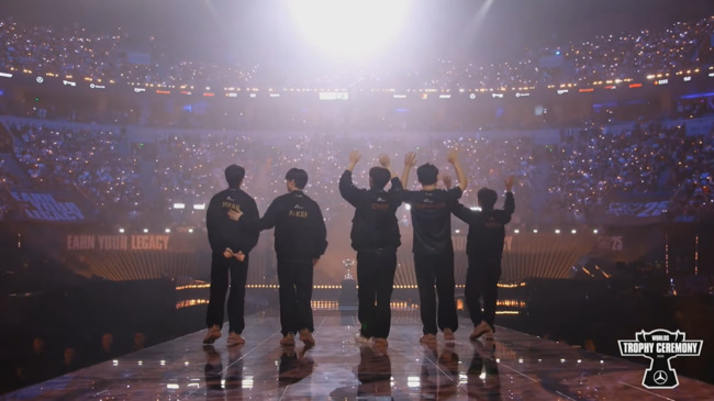 《英雄聯盟》 2025世界大賽T1奪冠　完成三連霸、拿下隊史第六冠！ | 華視新聞