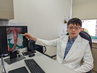 冬季皮膚乾癢！錯誤清潔恐釀「蜂窩性組織炎」　醫師教「保濕3步驟」重建皮膚屏障