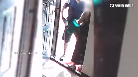 【台語新聞】男稱「借電話」尾隨闖民宅! 8旬婦「遭搶金項鍊」嚇壞