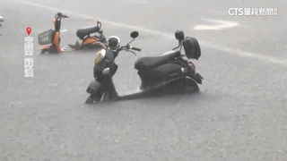 蘇澳「聖愛里」大淹水！　救護車前往撤居民　困水中拋錨