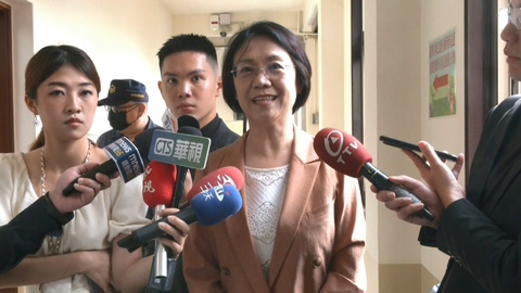 遭清大科法所解聘？　翁曉玲駁「只是沒開課」：主聘在通識中心