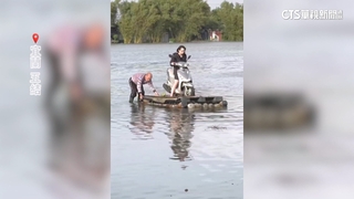 宜蘭五結淹水變汪洋！　護理師「機車搭膠筏」趕赴救人