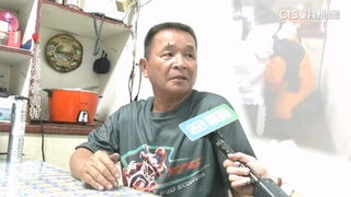 獨！冬山鄉直擊「泡水用餐」　原是村長忙救災將就吃飯