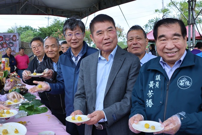 米可白為188隻繁殖犬砲轟苗縣府　鍾東錦：沒有再次牟利問題 | 華視新聞