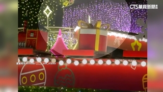新北耶誕城火車「冒火花」　新北市府：卡異物.立即檢修
