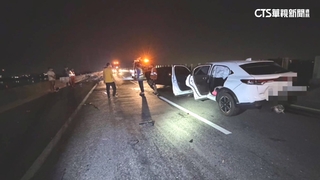 台61線西濱3連撞！　「第2車駕駛」下車遭追撞骨折